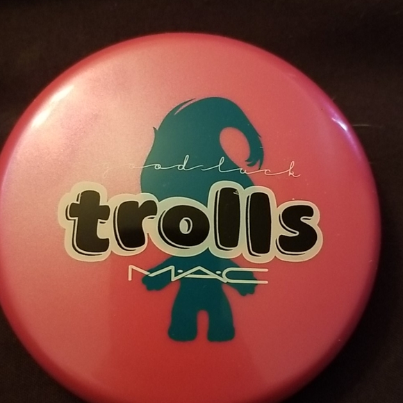 MAC Trolls Glo Rida Highlighter - Picture 2 of 6